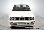 BMW M3 E30 cu 13.590 km la bord