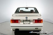 BMW M3 E30 cu 13.590 km la bord