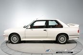 BMW M3 E30 cu 13.590 km la bord