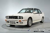 BMW M3 E30 cu 13.590 km la bord