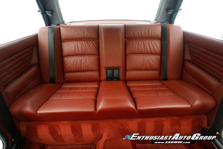 BMW M3 E30 cu 13.590 km la bord
