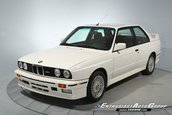 BMW M3 E30 cu 13.590 km la bord