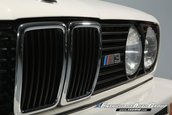 BMW M3 E30 cu 13.590 km la bord