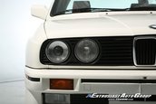 BMW M3 E30 cu 13.590 km la bord