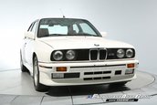 BMW M3 E30 cu 13.590 km la bord