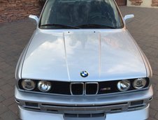 BMW M3 E30 cu 178.637 km la bord