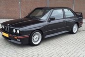 BMW M3 E30 cu 306.000 km la bord