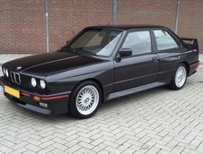 BMW M3 E30 cu 306.000 km la bord