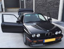 BMW M3 E30 cu 306.000 km la bord