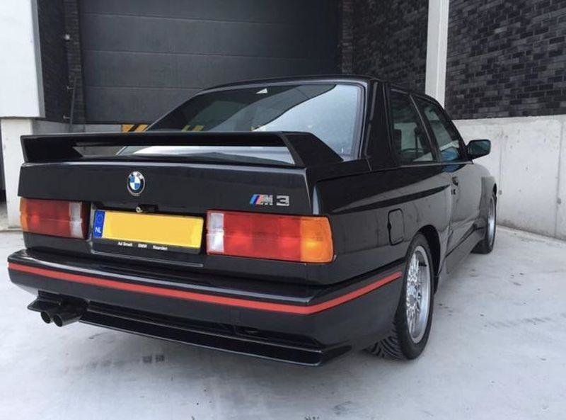 BMW M3 E30 cu 306.000 km la bord