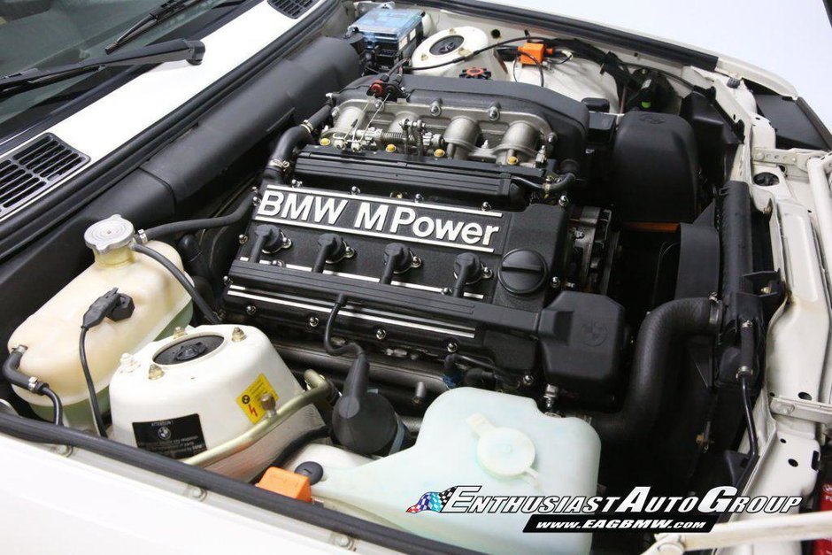 BMW M3 E30 cu 9.675 kilometri la bord