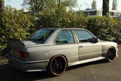 BMW M3 E30 cu motor de M5 E34