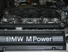 BMW M3 E30 cu motor de M5 E34