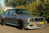 BMW M3 E30 cu motor de M5 E34