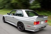 BMW M3 E30 cu motor V10 de 5.7 litri