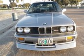 BMW M3 E30 cu motor V8