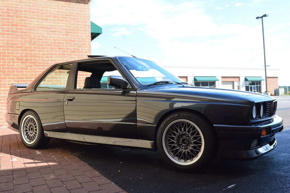 BMW M3 E30 din 1988 de vanzare