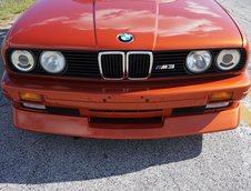 BMW M3 E30 in Valencia Orange