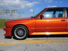 BMW M3 E30 in Valencia Orange