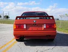 BMW M3 E30 in Valencia Orange