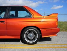 BMW M3 E30 in Valencia Orange