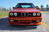 BMW M3 E30 in Valencia Orange