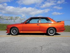 BMW M3 E30 in Valencia Orange