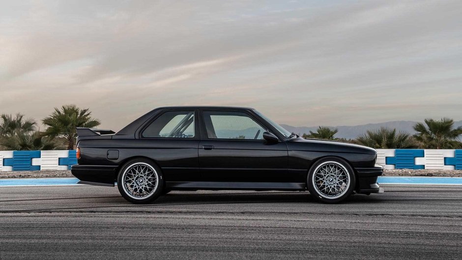 BMW M3 E30 restomod Redux