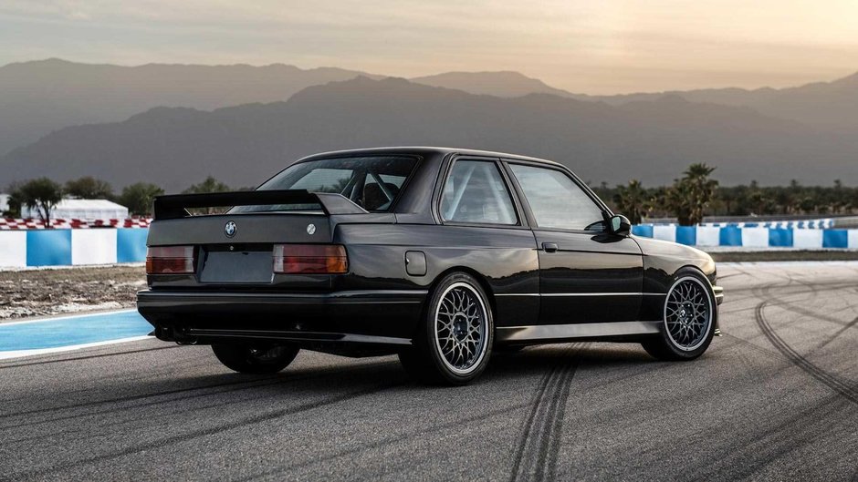 BMW M3 E30 restomod Redux