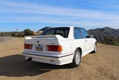 BMW M3 E30 vandut cu 102.000 dolari