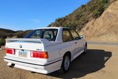 BMW M3 E30 vandut cu 102.000 dolari