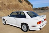 BMW M3 E30 vandut cu 102.000 dolari