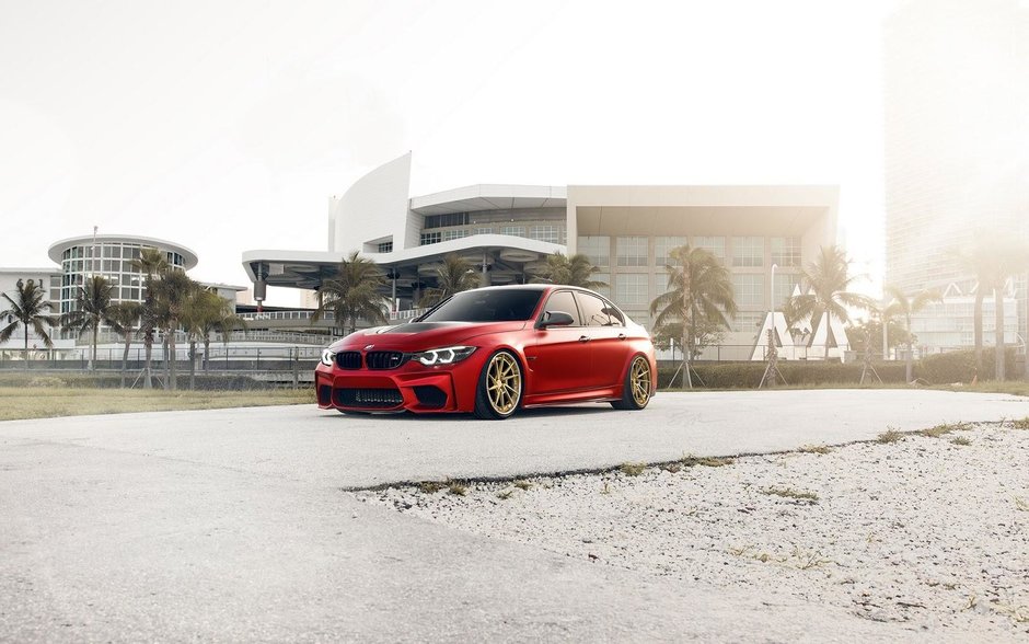 BMW M3 in nuanta Satin Red