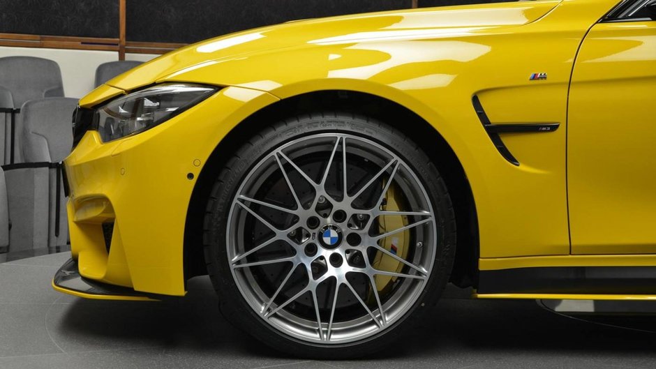 BMW M3 in nuanta Speed Yellow