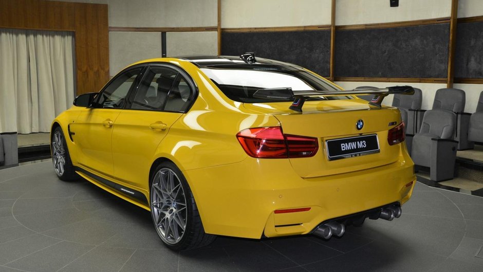 BMW M3 in nuanta Speed Yellow