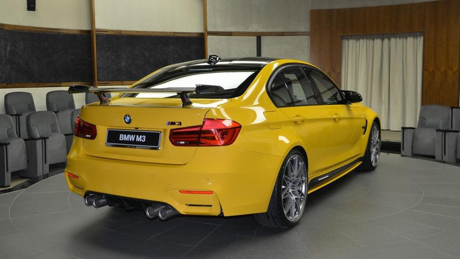 BMW M3 in nuanta Speed Yellow