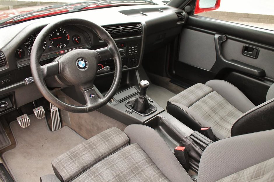 BMW M3 scos la licitatie