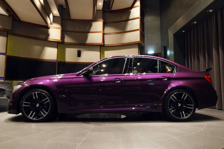 BMW M3 Sedan in nuanta Twilight Purple