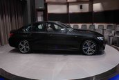 BMW M340i cu interior din piele albastra