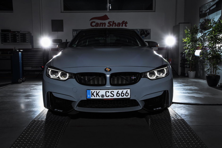 BMW M4 by Cam-Shaft