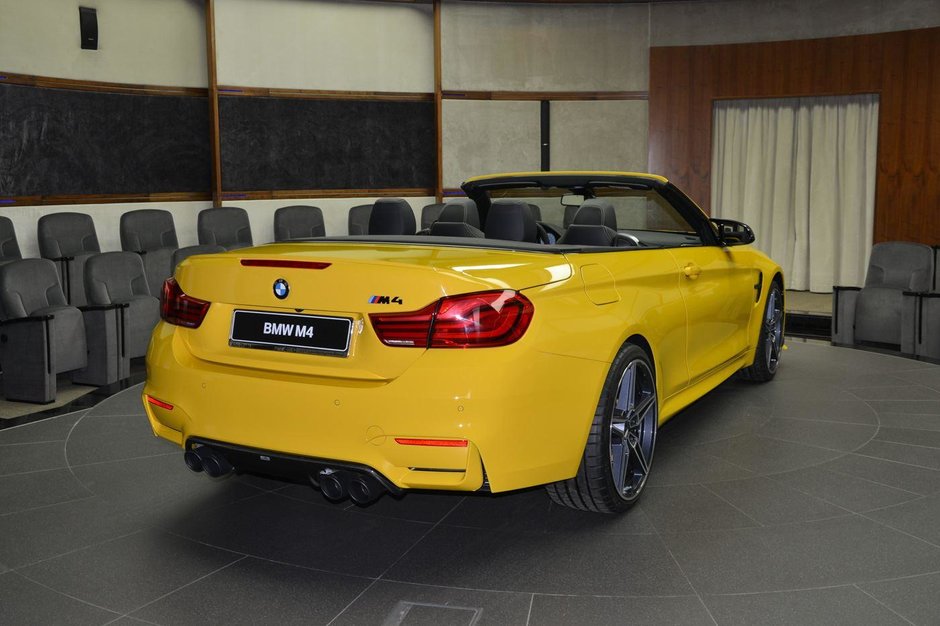 BMW M4 Convertible in nuanta Speed Yellow