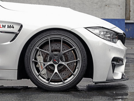 BMW M4 Coupe by Lightweight