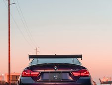 BMW M4 in Daytona Violet