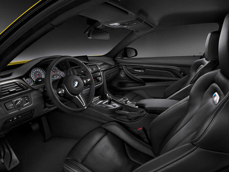 BMW M4 vs Lexus RC-F