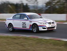 BMW M5 CSL