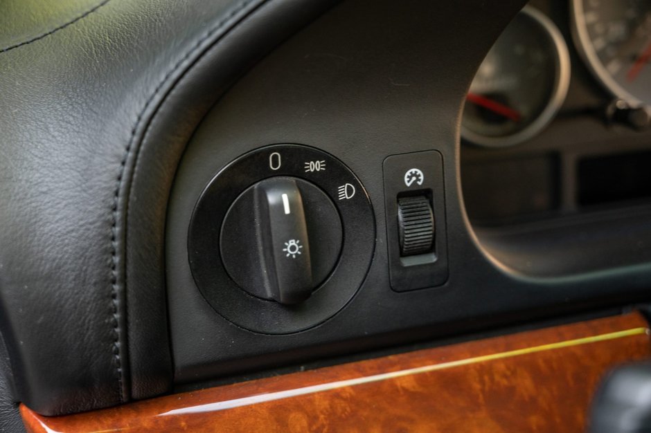 BMW M5 cu 12.868 de kilometri la bord
