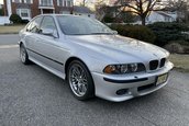 BMW M5 cu 23.893 de kilometri la bord