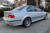 BMW M5 cu 23.893 de kilometri la bord