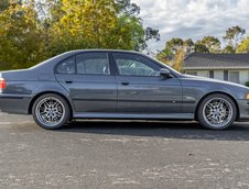 BMW M5 cu 38.934 de kilometri la bord