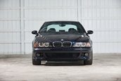 BMW M5 cu 5.399 de kilometri la bord